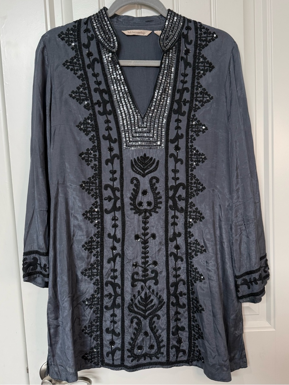 Soft Surroundings Gray Tunic long sleeve with Black Sequin Embroidery Sz Small